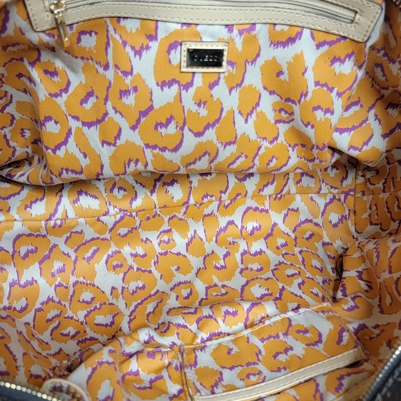 Guess Tote - Picture 11 of 11